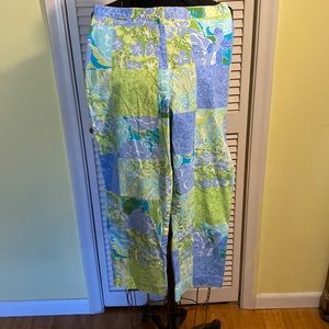 Lilly Pulitzer clam digger pants with a waist measurement of 28